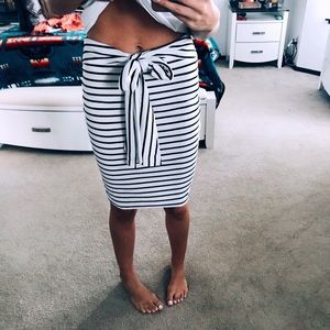 Pencil striped bow skirt.